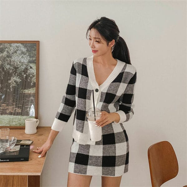 Retro Fashion Buttons V-neck Plaids Knitting Dress Set 3