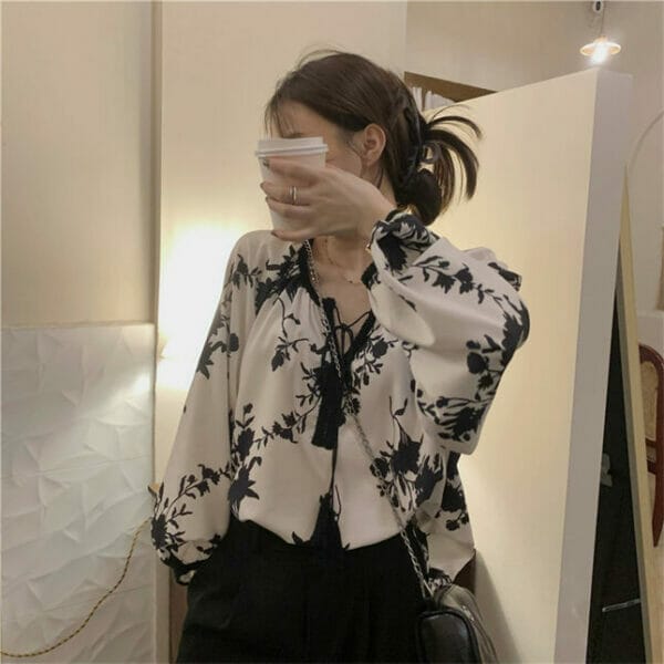 Retro Fashion Tie Collar Flowers Loosen Puff Sleeve Blouse 4