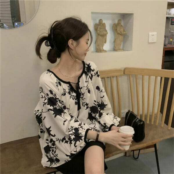 Retro Fashion Tie Collar Flowers Loosen Puff Sleeve Blouse 3