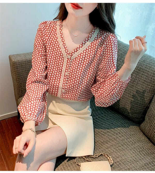 Retro Fashion V-neck Dots Puff Sleeve Chiffon Blouse 5