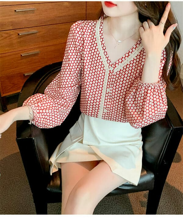 Retro Fashion V-neck Dots Puff Sleeve Chiffon Blouse 4