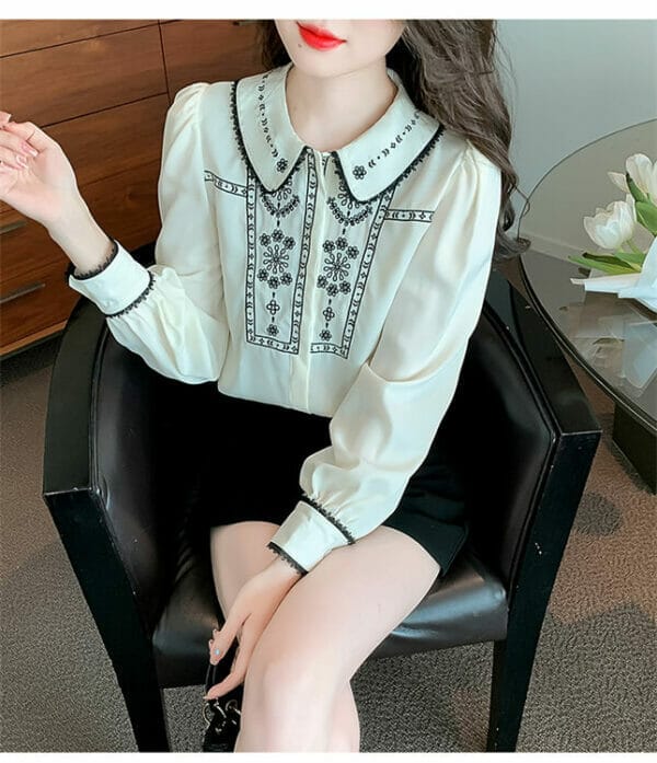 Retro Fresh Doll Collar Embroidery Puff Sleeve Chiffon Blouse 3