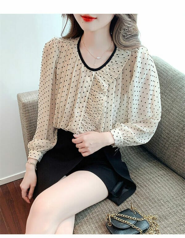 Retro Pleated Flouncing Dots Puff Sleeve Blouse 2