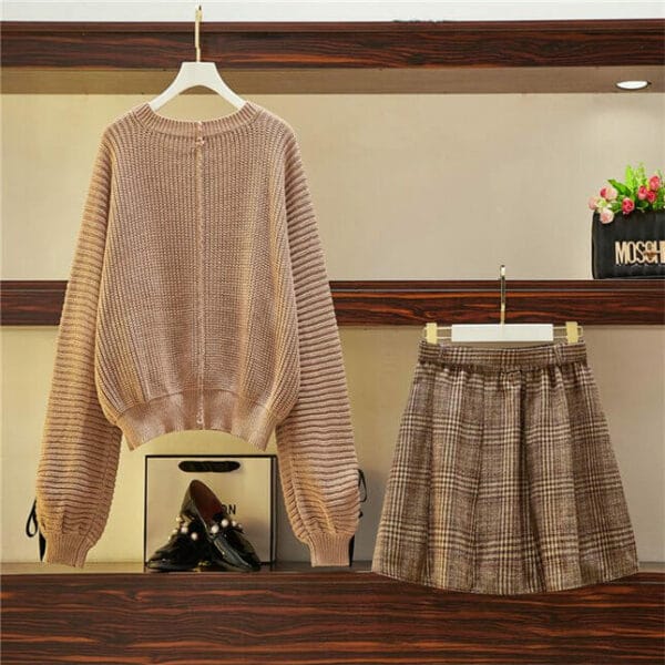 Retro Plus Size Puff Sleeve Sweater with Plaids A-line Skirt 4