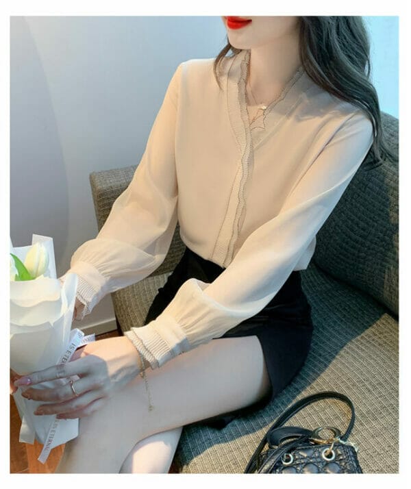 Spring Pleated Flouncing V-neck Chiffon Blouse 2