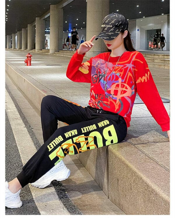 Street Fashion 3 Colors Scrawls Tops with Casual Long Pants 4