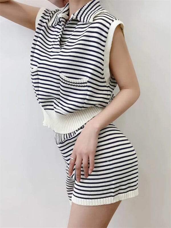 Street Fashion Turn-down Collar Stripes Knitting Short Suits 3