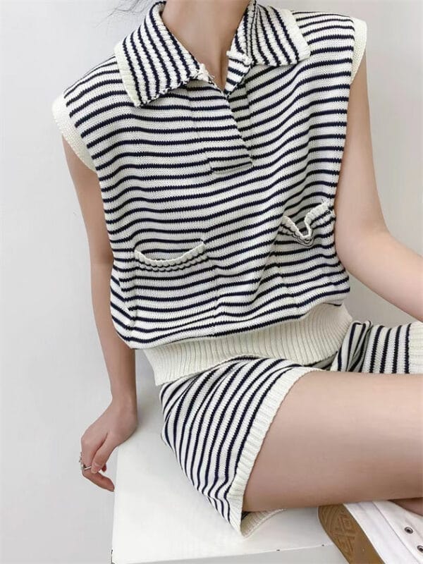 Street Fashion Turn-down Collar Stripes Knitting Short Suits 2