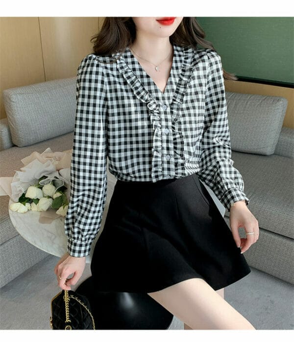 Stylish Korea Flouncing V-neck Plaids Puff Sleeve Blouse 5