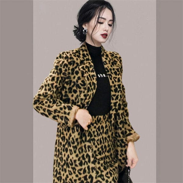 Stylish Korea Tailored Collar Leopard Wool Jacket with Short Skirt 2