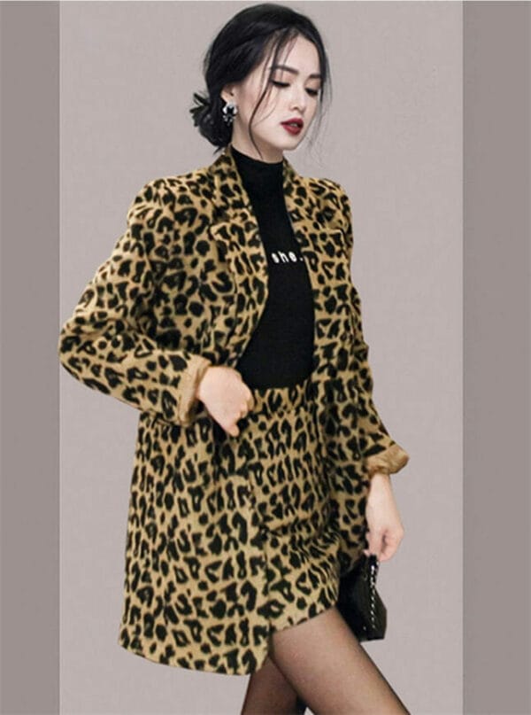 Stylish Korea Tailored Collar Leopard Wool Jacket with Short Skirt 1