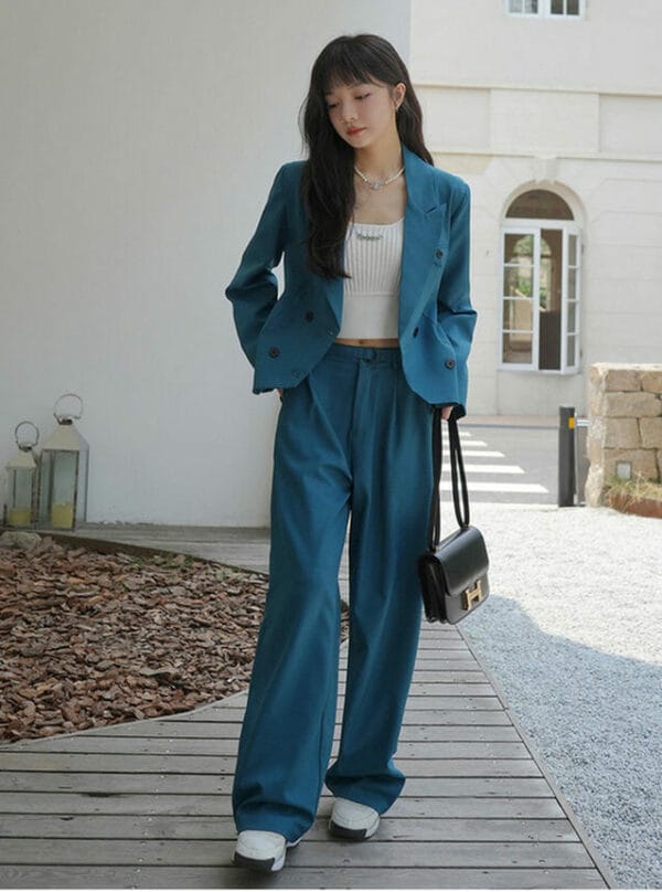 Stylish Korea Tailored Collar Short Coat with Wide-leg Long Pants 3