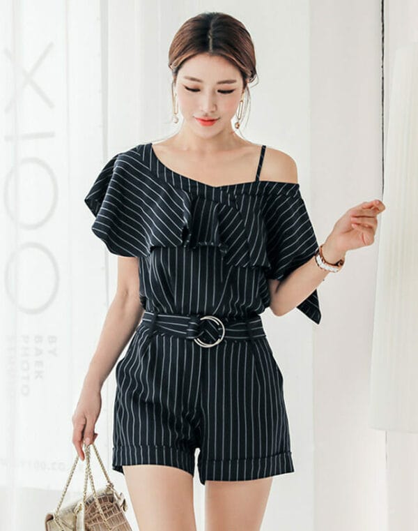 Summer Fashion Off Shoulder Stripes Short Leisure Suits 2