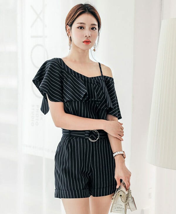 Summer Fashion Off Shoulder Stripes Short Leisure Suits 3