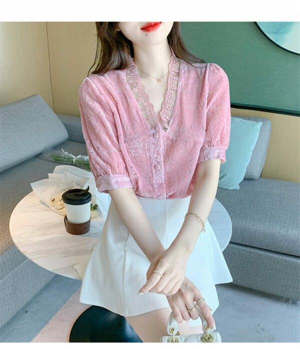 Summer New 2 Colors Lace V-neck Flowers Puff Sleeve Blouse 2