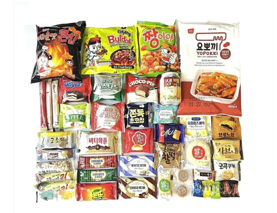 Korean Snack Boxes - 15 Must-Try Mystery Boxes! 7