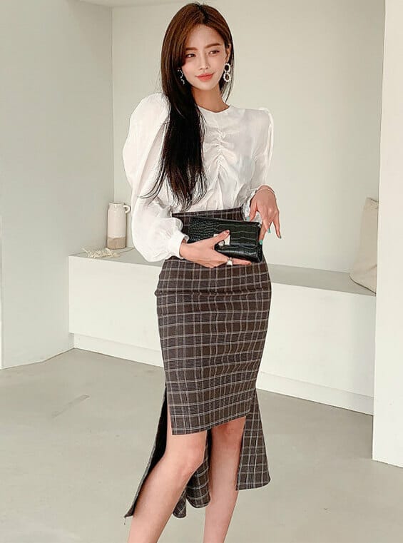Vogue New Pleated Puff Sleeve Blouse with Fishtail Plaids Skirt 1